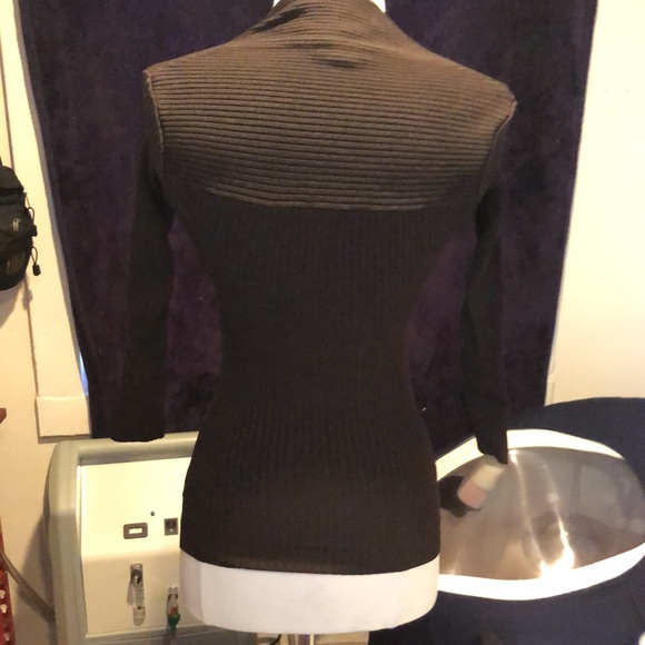 COPY - Caché brown top. - Picture 5 of 8